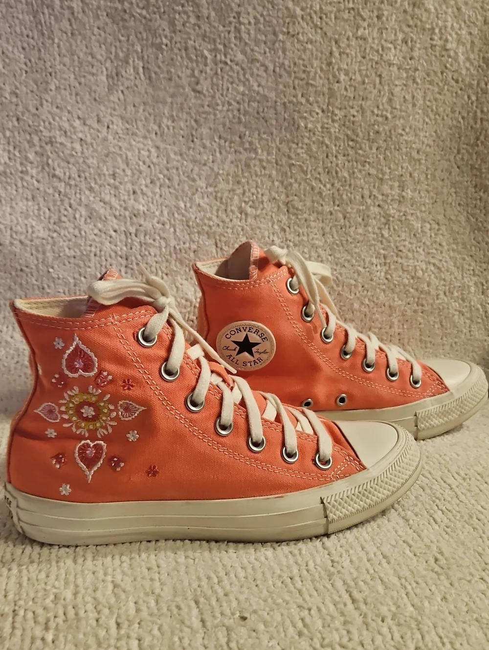 Women's Classic Converse High-Top in Coral Size 6 - Picture 2 of 8